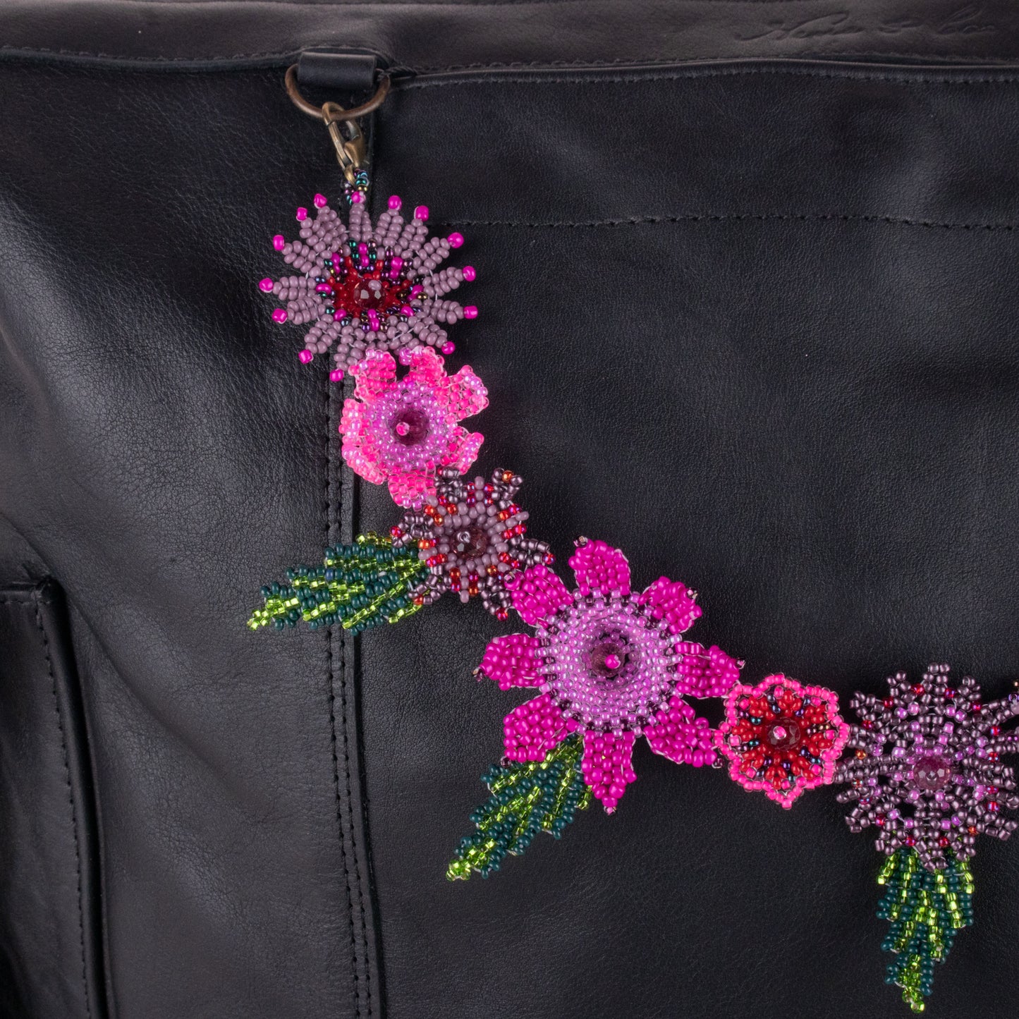 BEADED FLORAL BAG NECKLACE - NO. 19760