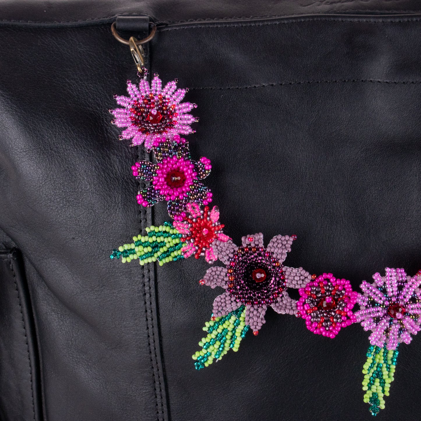 BEADED FLORAL BAG NECKLACE - NO. 19761