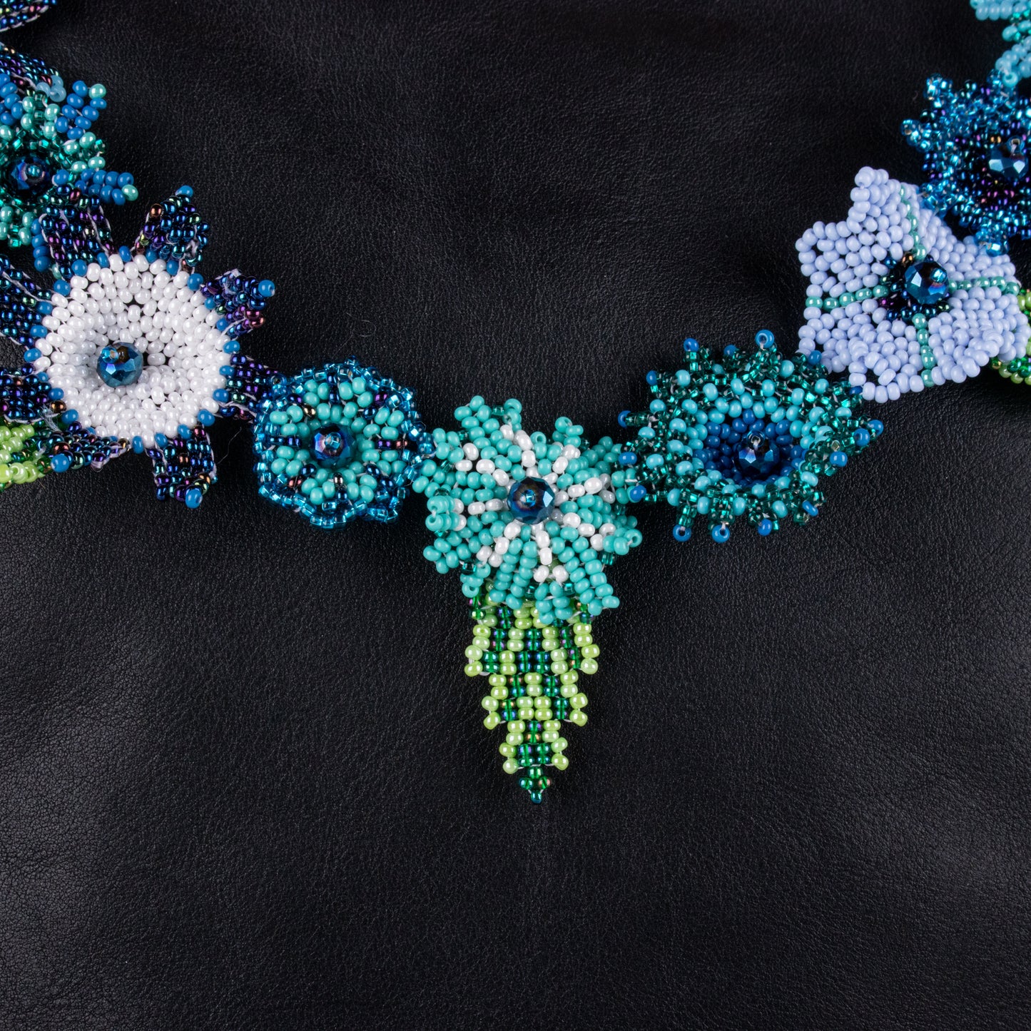 BEADED FLORAL BAG NECKLACE - NO. 19774
