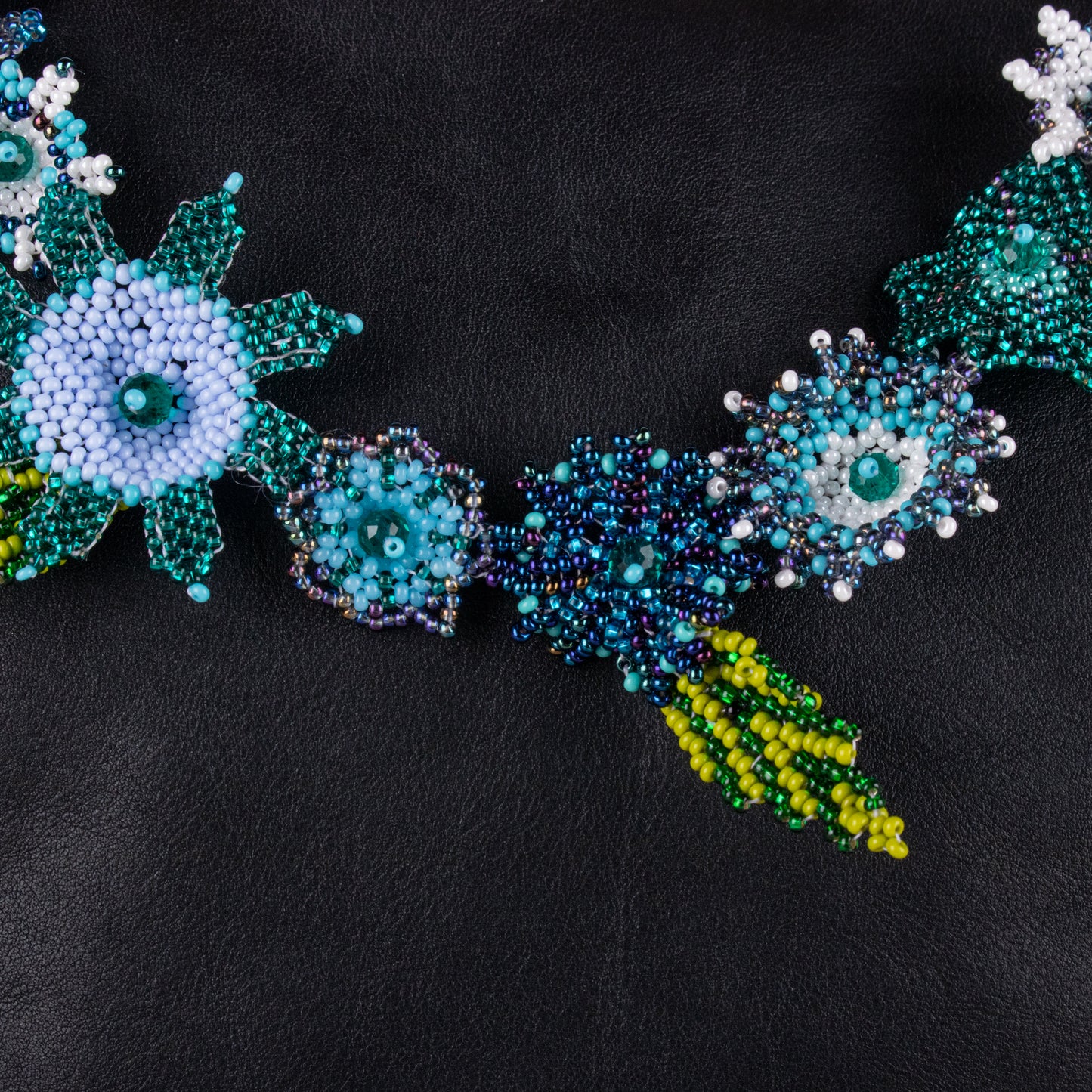 BEADED FLORAL BAG NECKLACE - NO. 19775