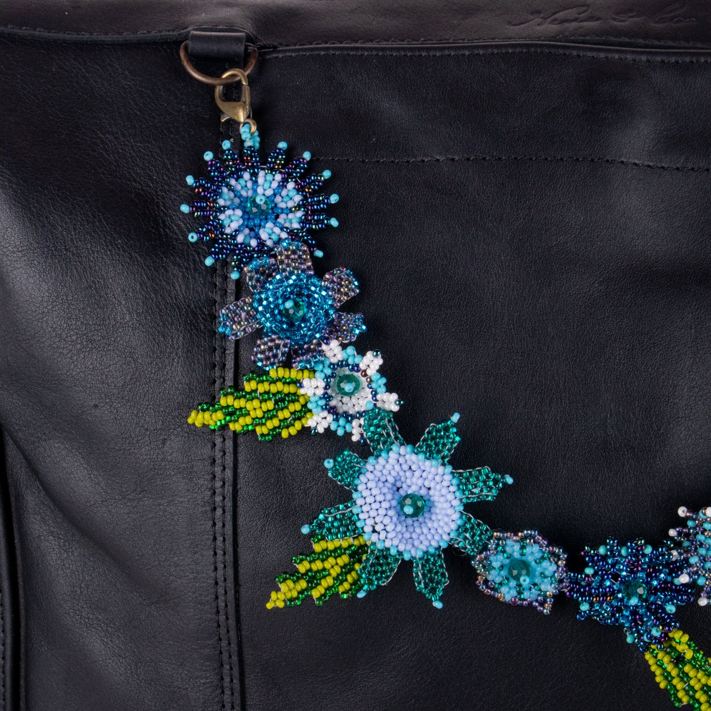 BEADED FLORAL BAG NECKLACE - NO. 19775