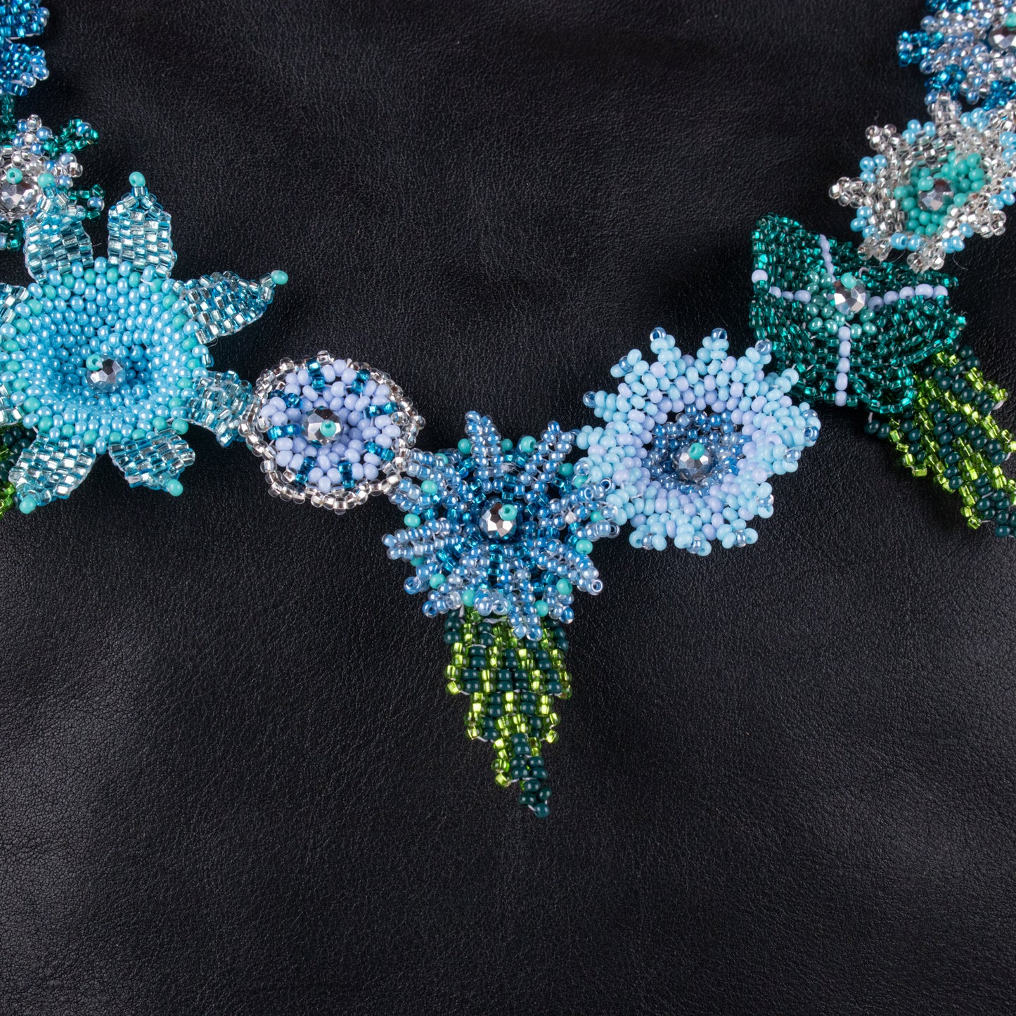 BEADED FLORAL BAG NECKLACE - NO. 19776