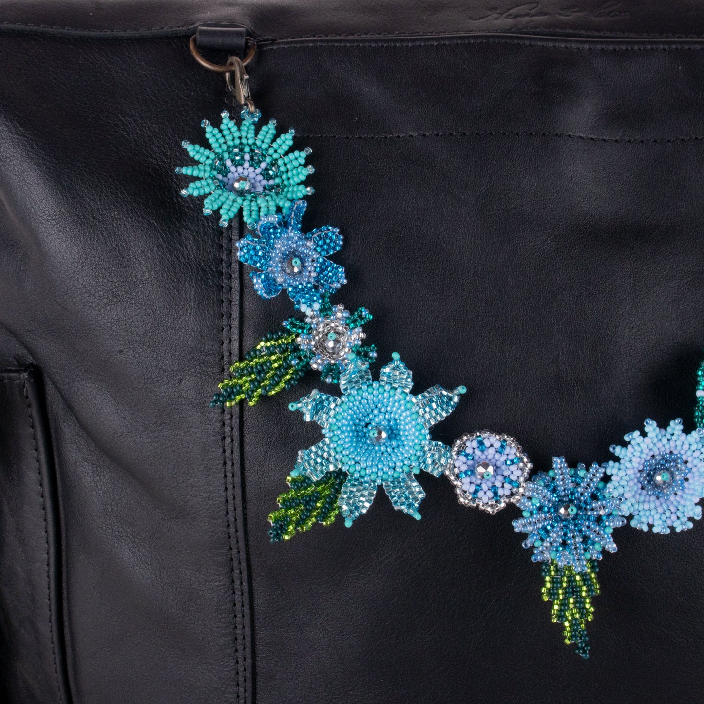BEADED FLORAL BAG NECKLACE - NO. 19776