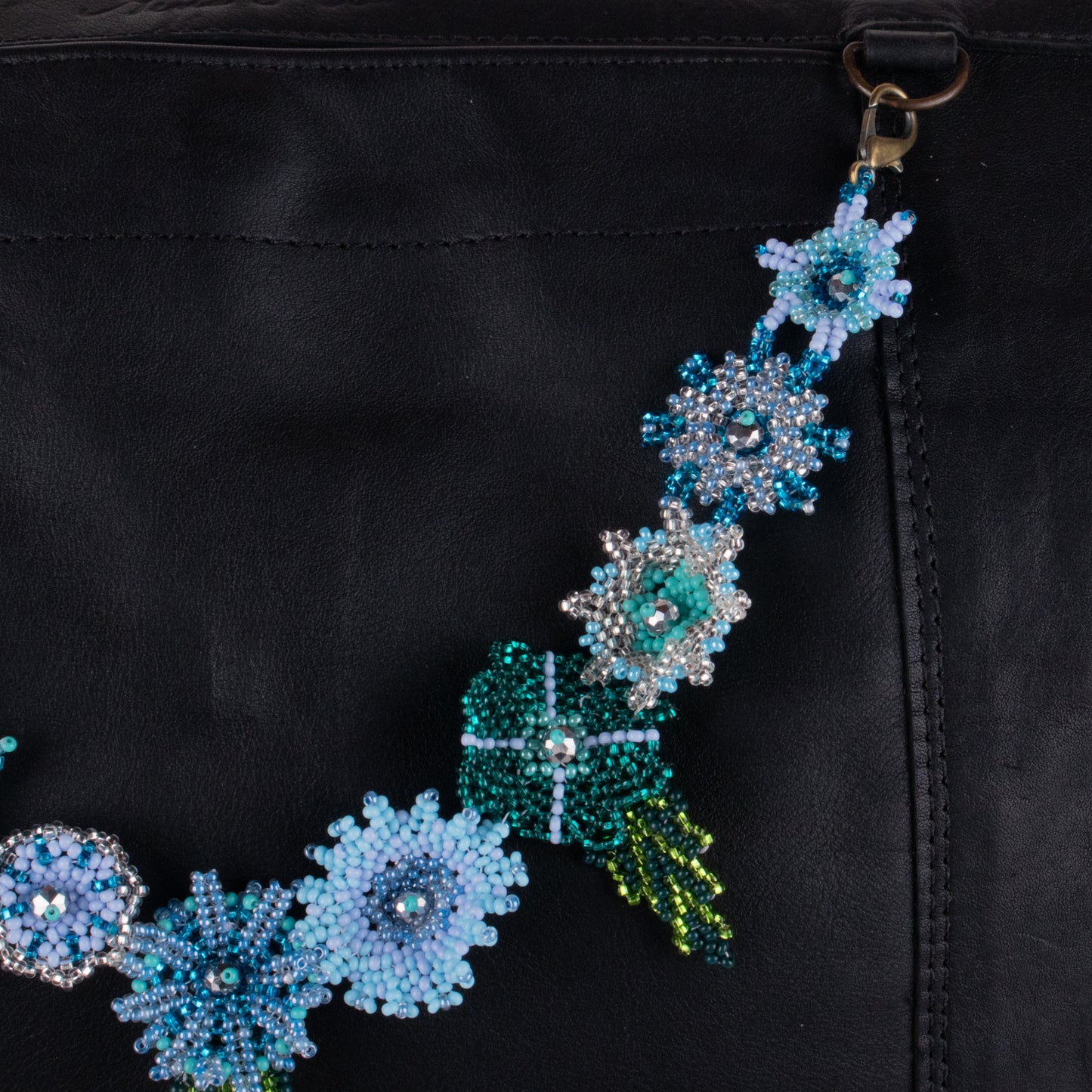 BEADED FLORAL BAG NECKLACE - NO. 19776