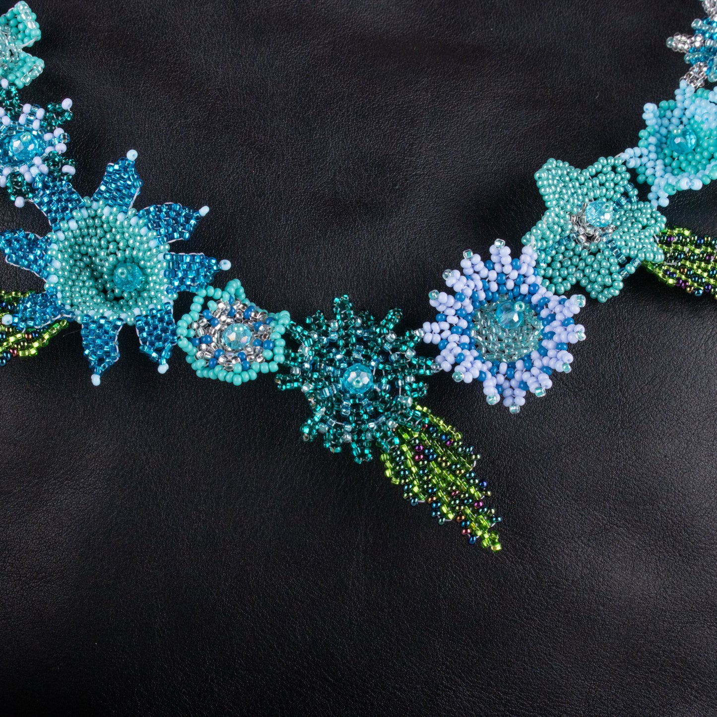 BEADED FLORAL BAG NECKLACE - NO. 19777