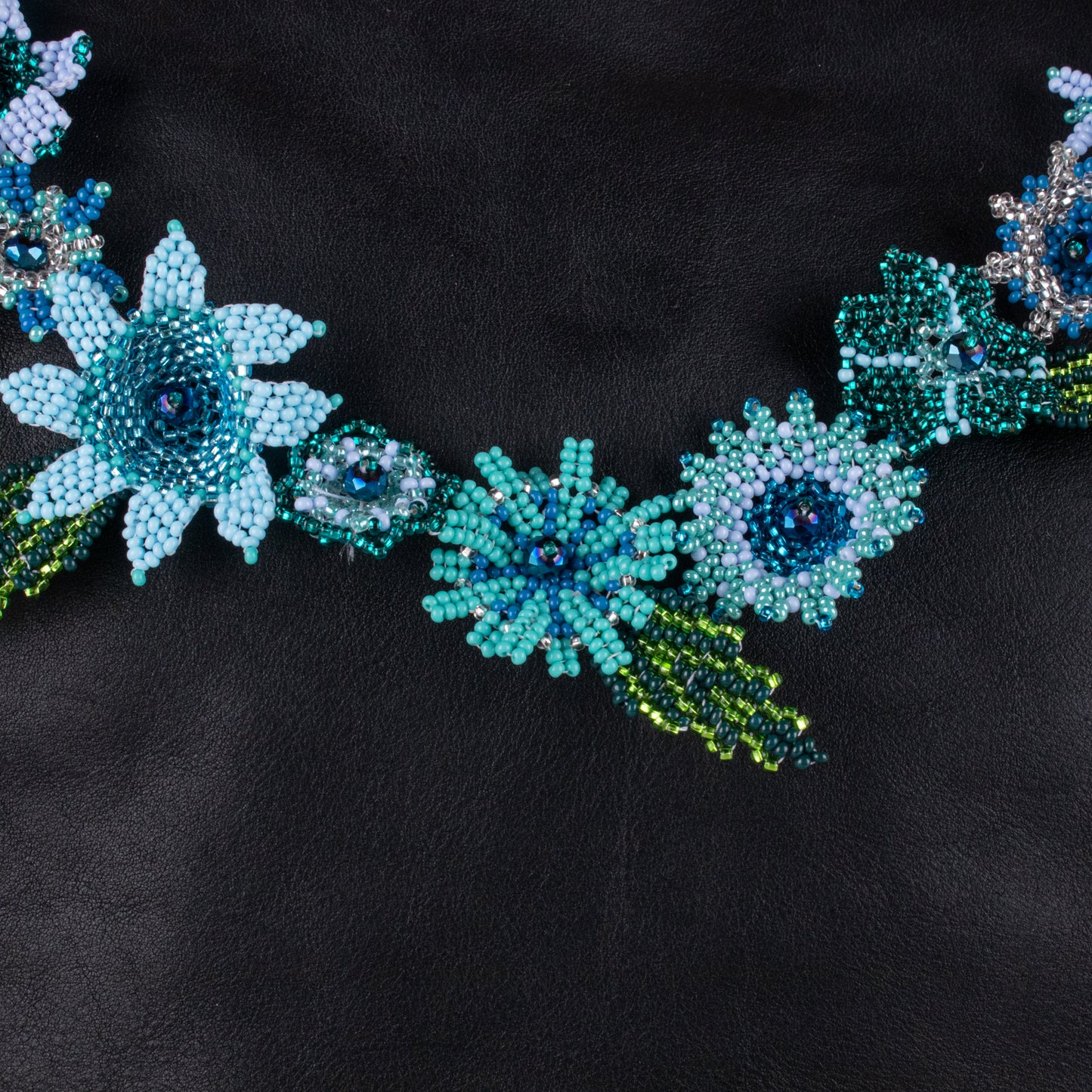 BEADED FLORAL BAG NECKLACE - NO. 19778