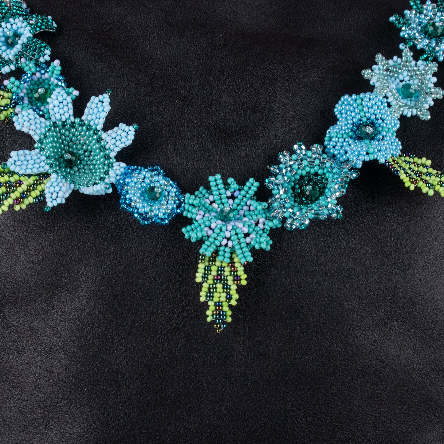 BEADED FLORAL BAG NECKLACE - NO. 19779