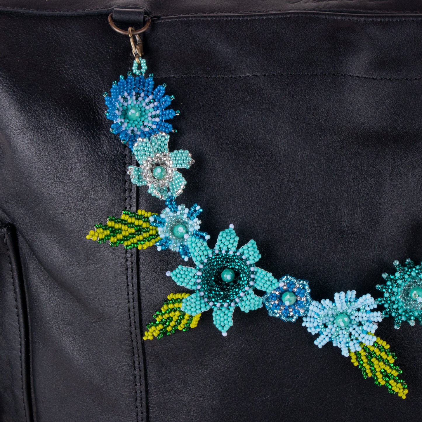 BEADED FLORAL BAG NECKLACE - NO. 19780