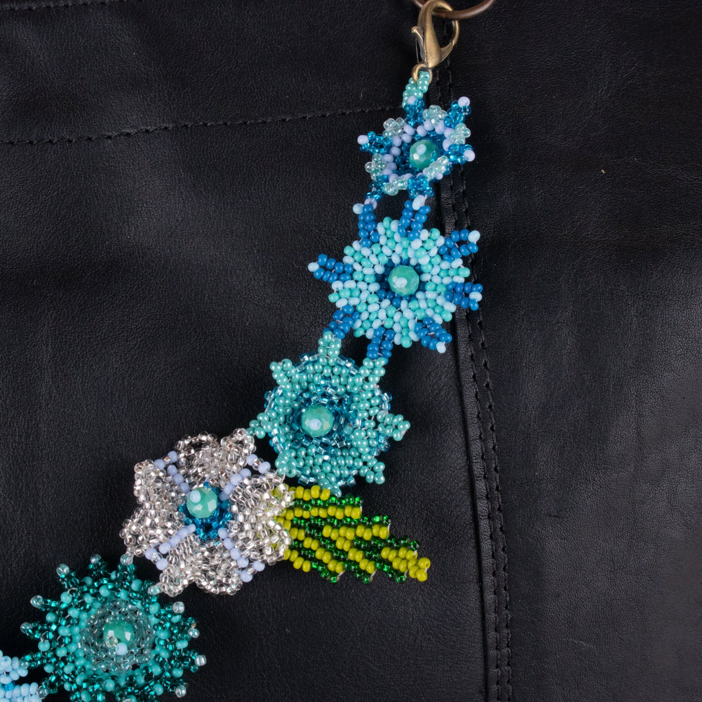 BEADED FLORAL BAG NECKLACE - NO. 19780