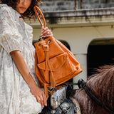 SIGNATURE EDITION DRAWSTRING BUCKET BAG - FULL LEATHER - DUNA AMARILLA