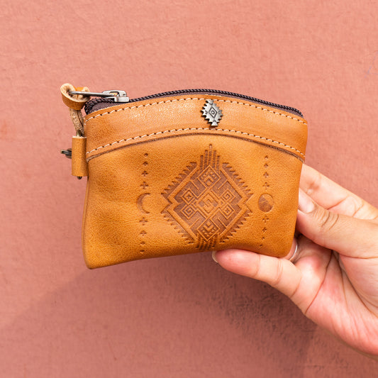 COIN PURSE WITH NEW MOON ICON - FULL LEATHER - SAND