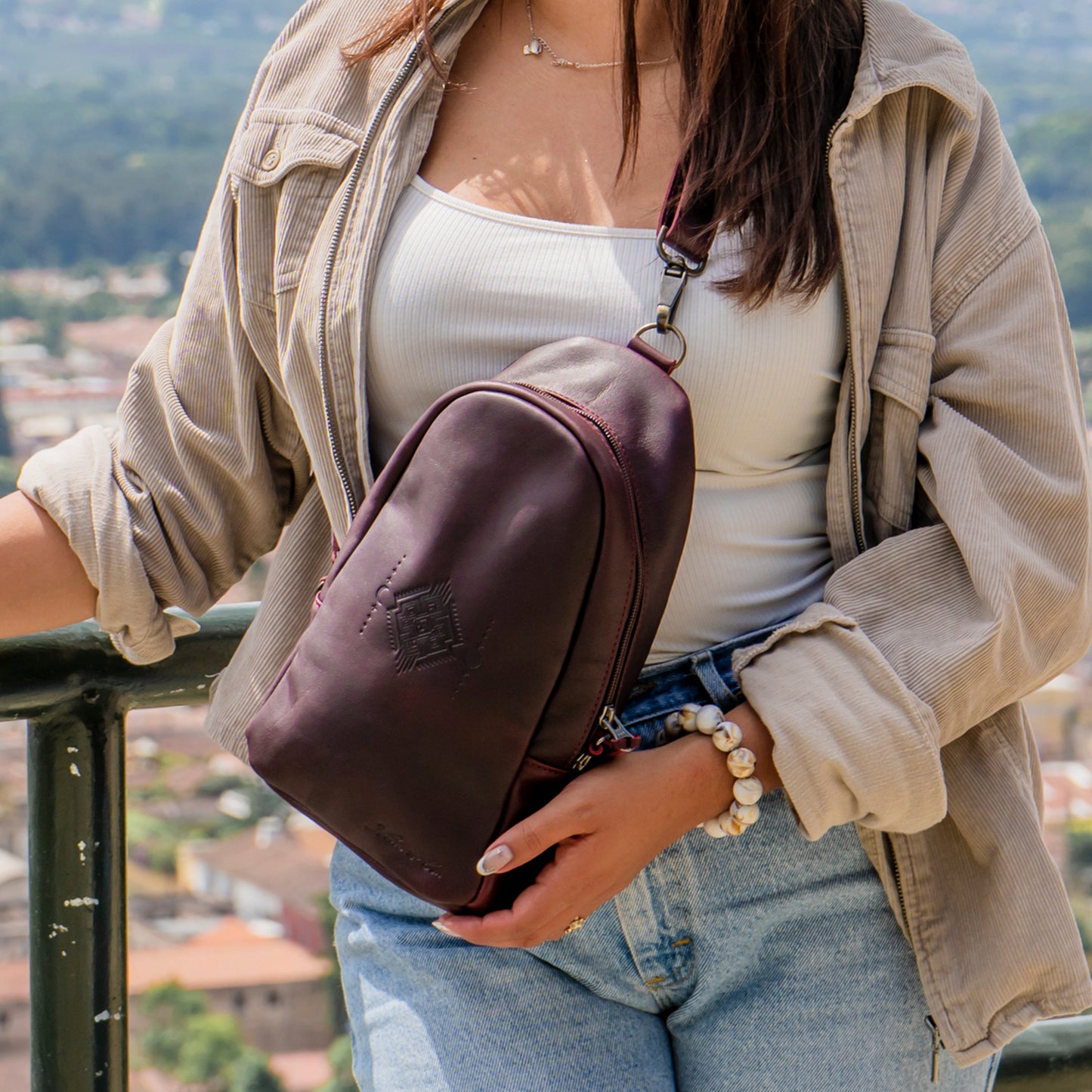 CROSSBODY SLING 2.0 - FULL LEATHER - NEW MOON ICON - VINO TINTO