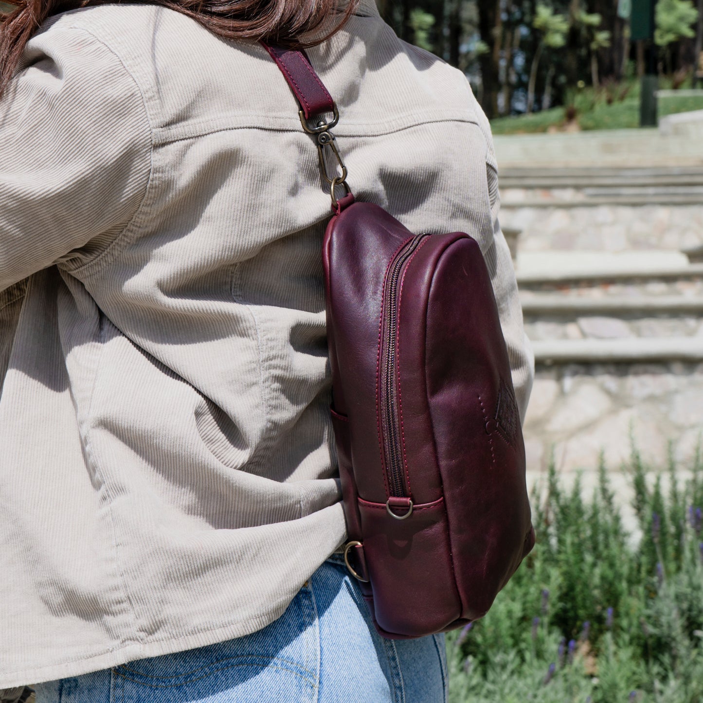 CROSSBODY SLING 2.0 - FULL LEATHER - NEW MOON ICON - VINO TINTO