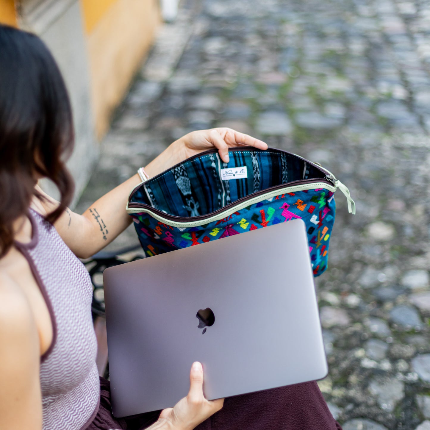 LAPTOP CASE 16" - OOAK HUIPIL - PISTACHO - NO. 18411