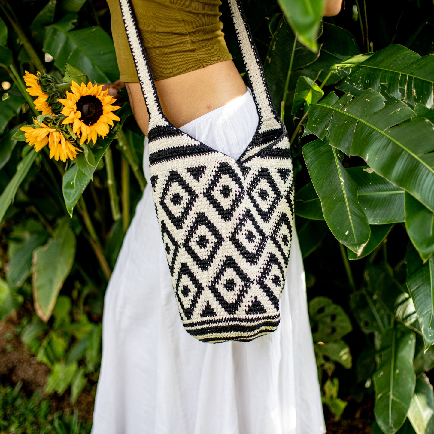 CROCHETED SHOULDER BAG - NO. 18217