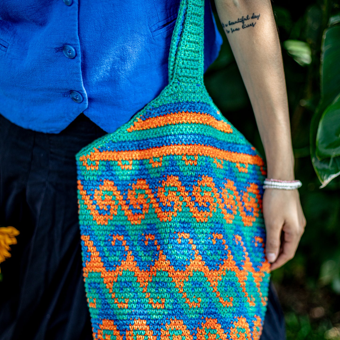 CROCHETED SHOULDER BAG - NO. 18225