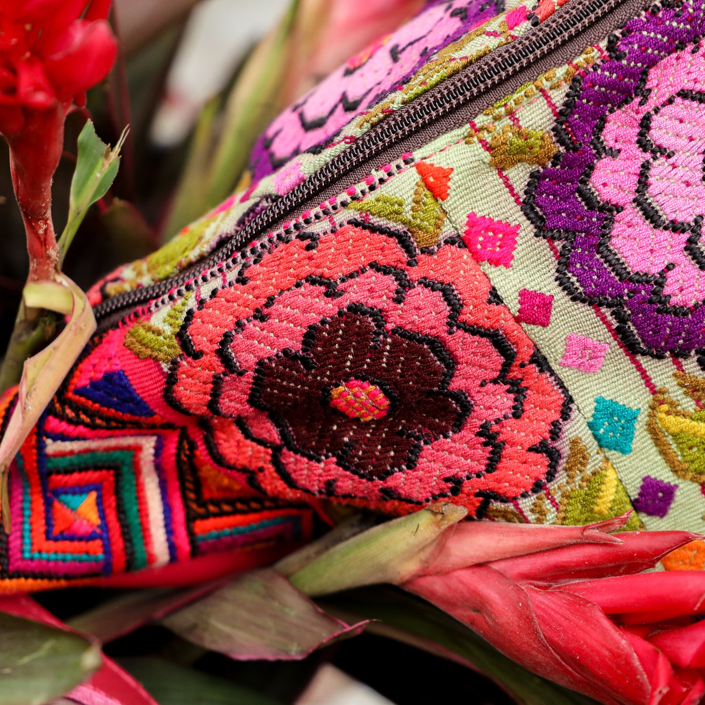 ♡ ETHAN BAG ♡ - OOAK HUIPIL - RASPBERRY - NO. 19442