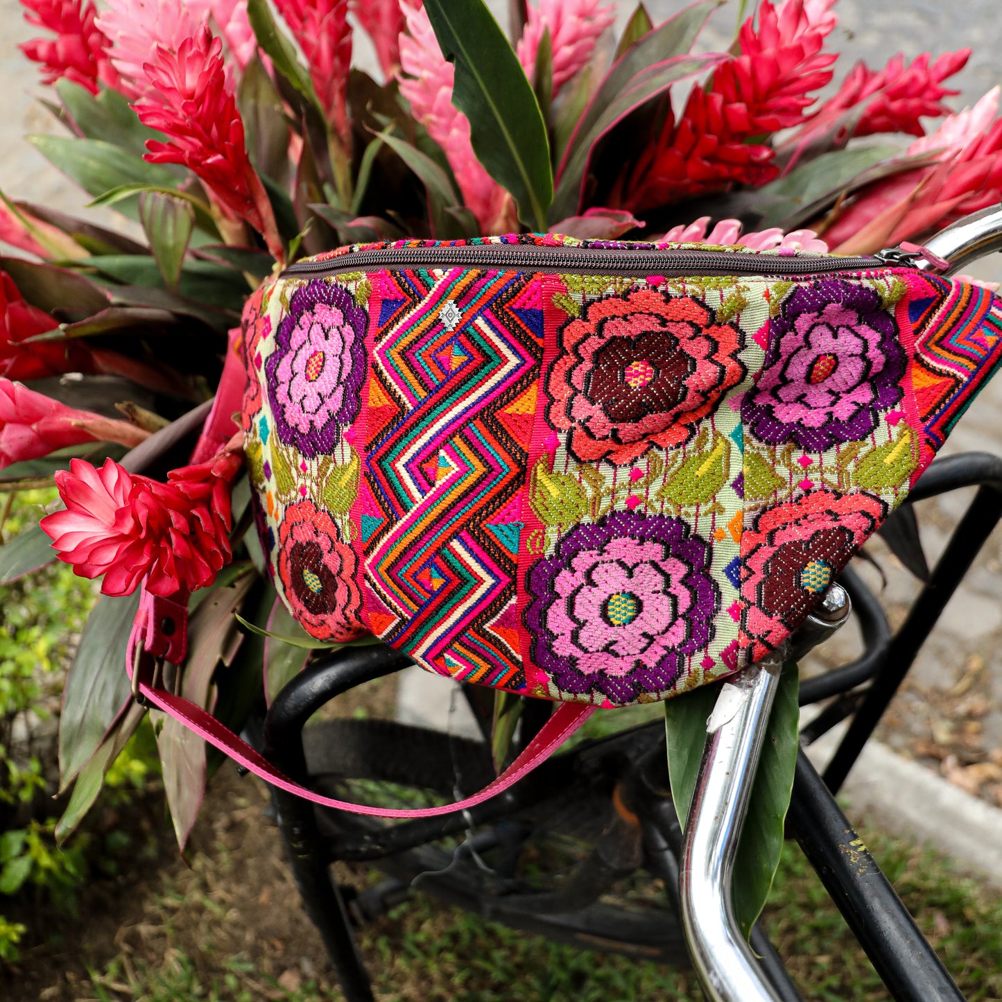 ♡ ETHAN BAG ♡ - OOAK HUIPIL - RASPBERRY - NO. 19442