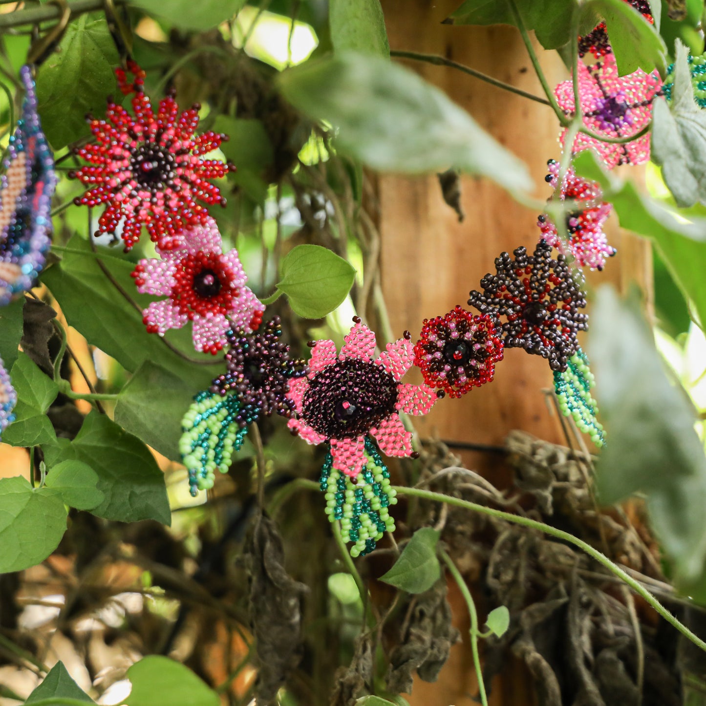 **SHIP WINDOW** BEADED FLORAL BAG NECKLACE - NO. 201792