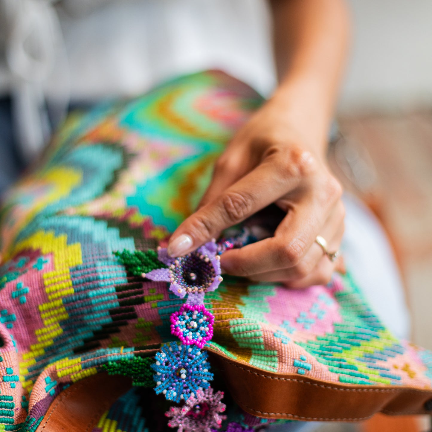 BEADED FLORAL BAG NECKLACE - NO. 18302