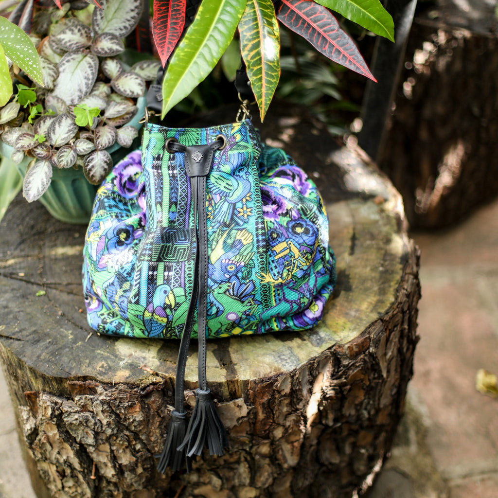 DRAWSTRING BUCKET BAG - CORTE - BLACK - NO. 18459