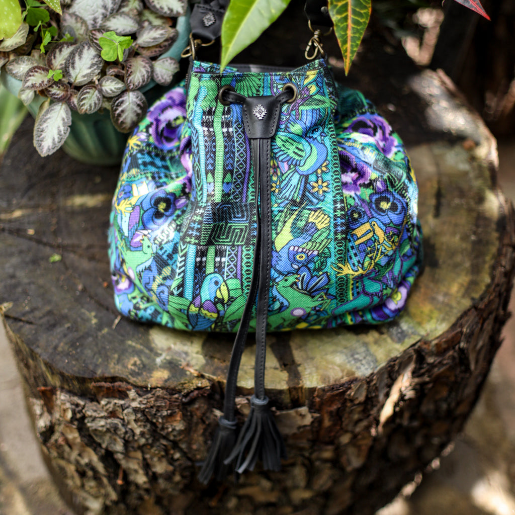 DRAWSTRING BUCKET BAG - CORTE - BLACK - NO. 18459