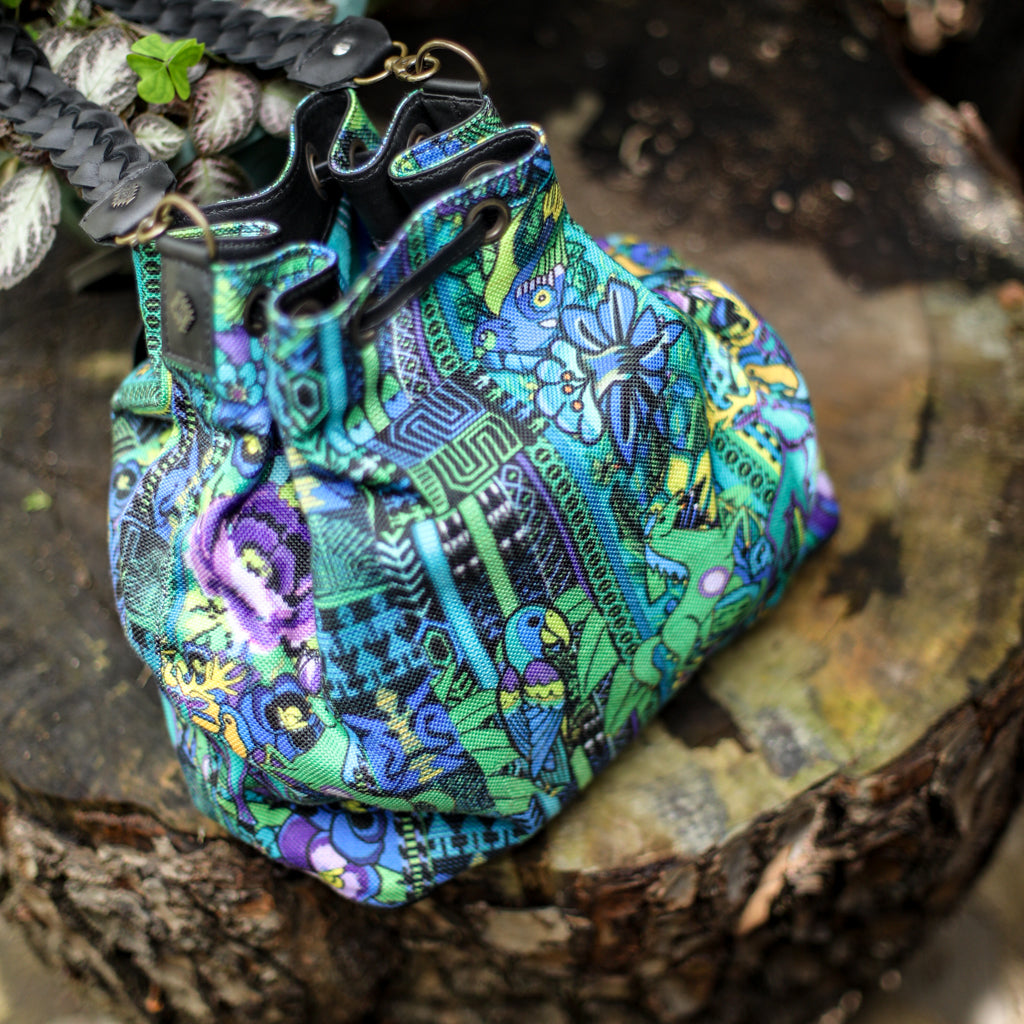 DRAWSTRING BUCKET BAG - CORTE - BLACK - NO. 18459