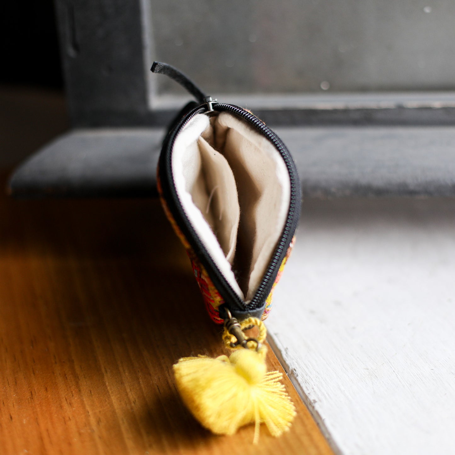 CIRCLE COIN PURSE - OOAK HUIPIL - BLACK - NO. 19051