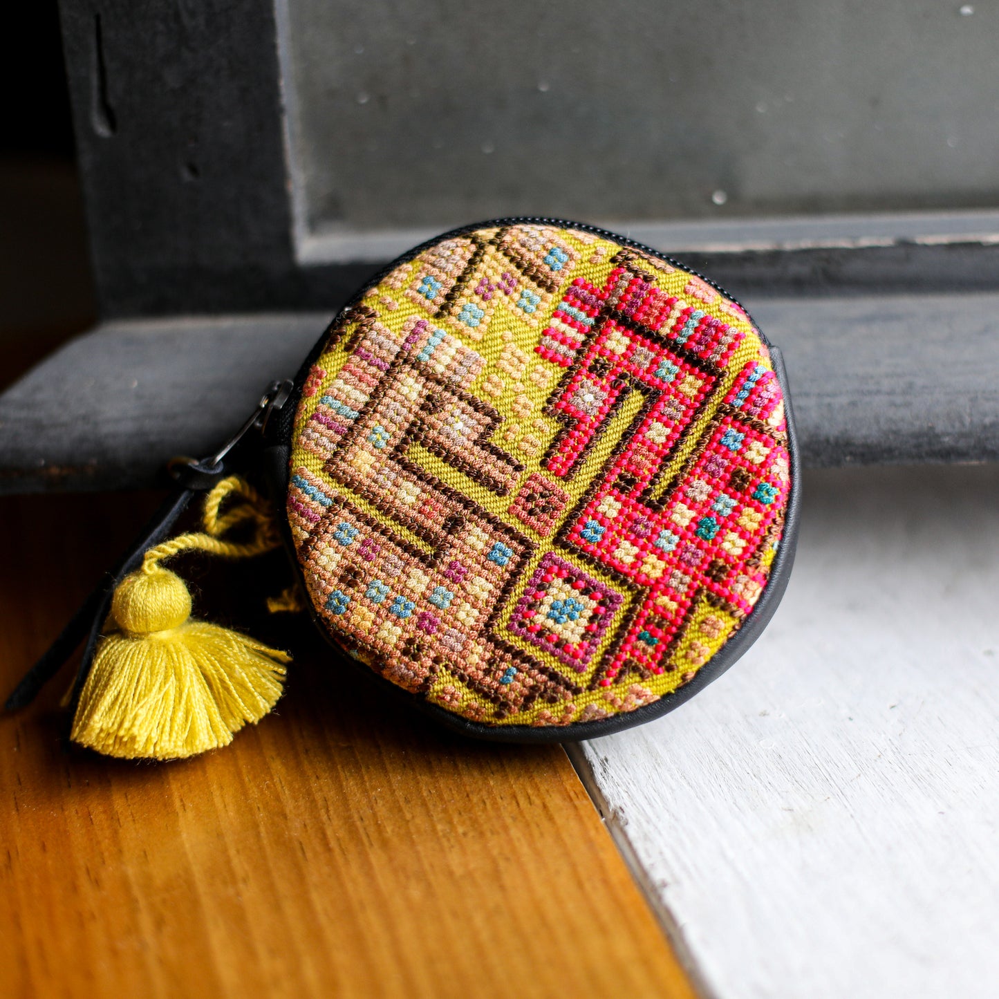 CIRCLE COIN PURSE - OOAK HUIPIL - BLACK - NO. 19051