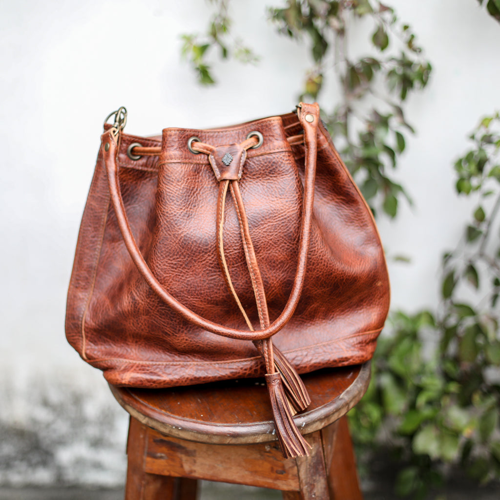 DRAWSTRING BUCKET BAG - FULL LEATHER - HONEY