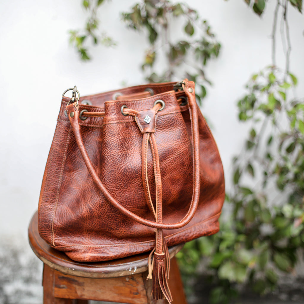 DRAWSTRING BUCKET BAG - FULL LEATHER - HONEY