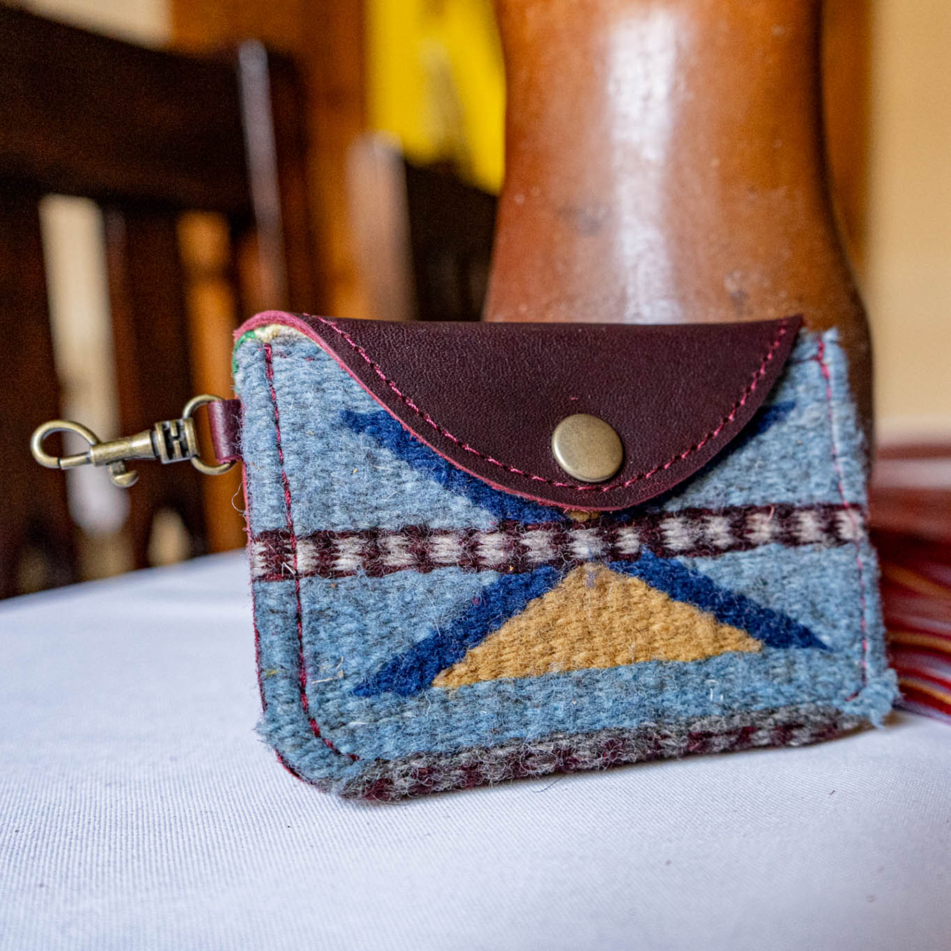 CARD CASE WITH CLASP - MEXICO TEXTILE - VINO TINTO - NO. 15855