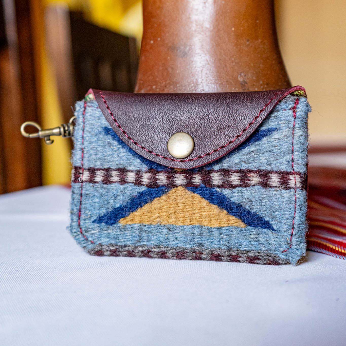 CARD CASE WITH CLASP - MEXICO TEXTILE - VINO TINTO - NO. 15855