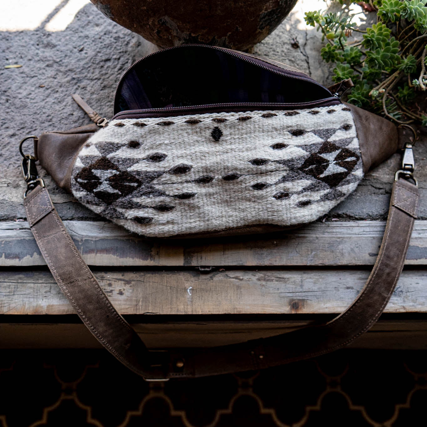 MANNY PACK - MEXICO TEXTILE - FOSSIL - NO. 15818