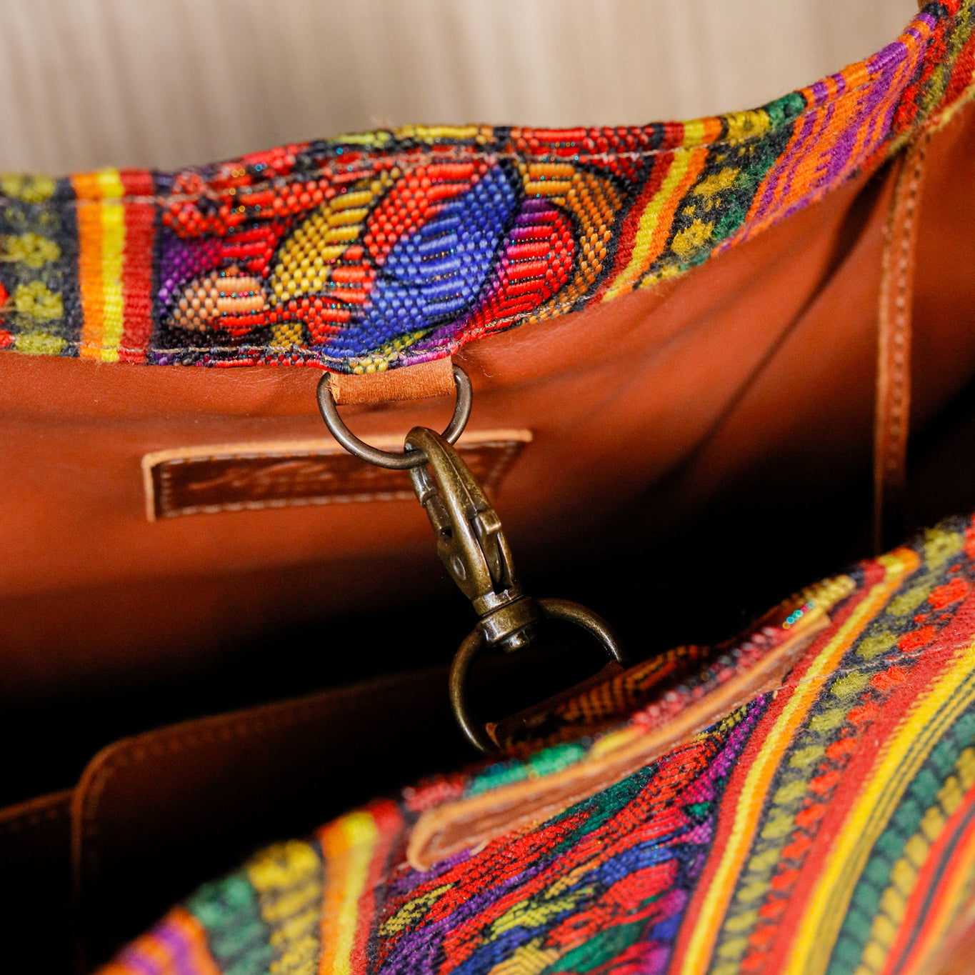 THE PERFECT TRAVEL TOTE - CORTE - CAFE - NO. 16370