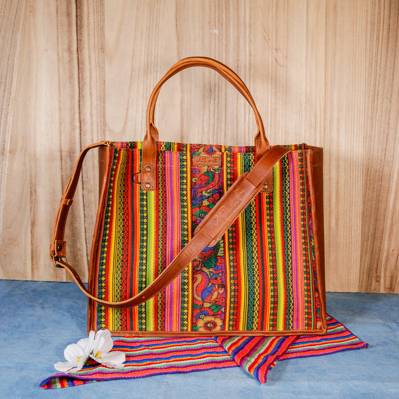 THE PERFECT TRAVEL TOTE - CORTE - CAFE - NO. 16370