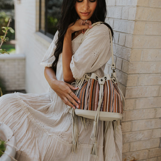 SMALL DRAWSTRING BUCKET BAG - ALMENDRA - BONE