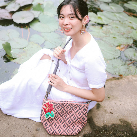 NARRA HOBO BAG - MEDIUM - PHILIPPINES COLLECTION - DIAMOND WEAVE - GREY & BLUSH