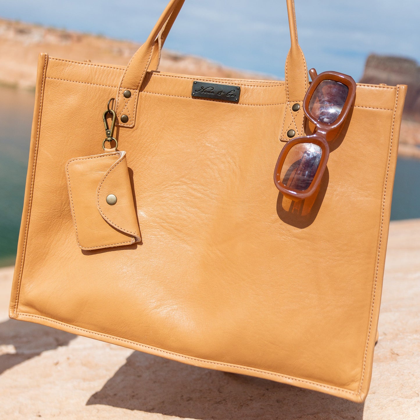 CARD CASE WITH CLASP - FULL LEATHER - SANDSTONE