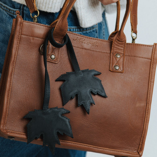 MAPLE LEAF TASSEL - ACCESSORIES COLLECTION - BLACK