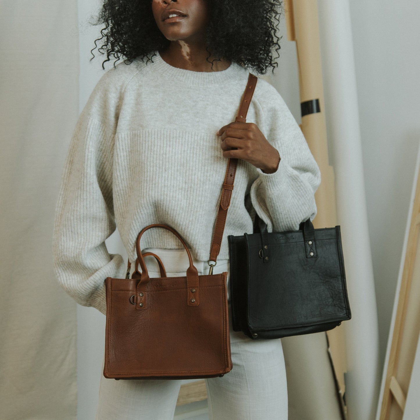 ALI'S STASH - MEDIUM PERFECT TRAVEL TOTE - BLACK - NO. A-10076